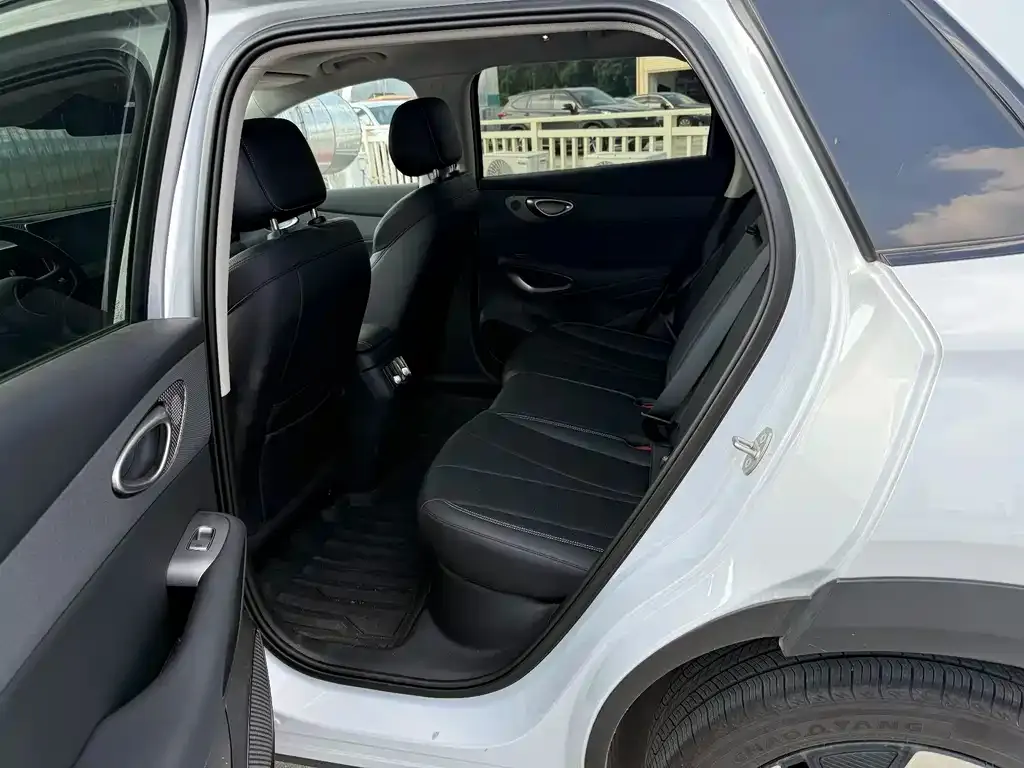BYD Hiace 05 EV — фото 2