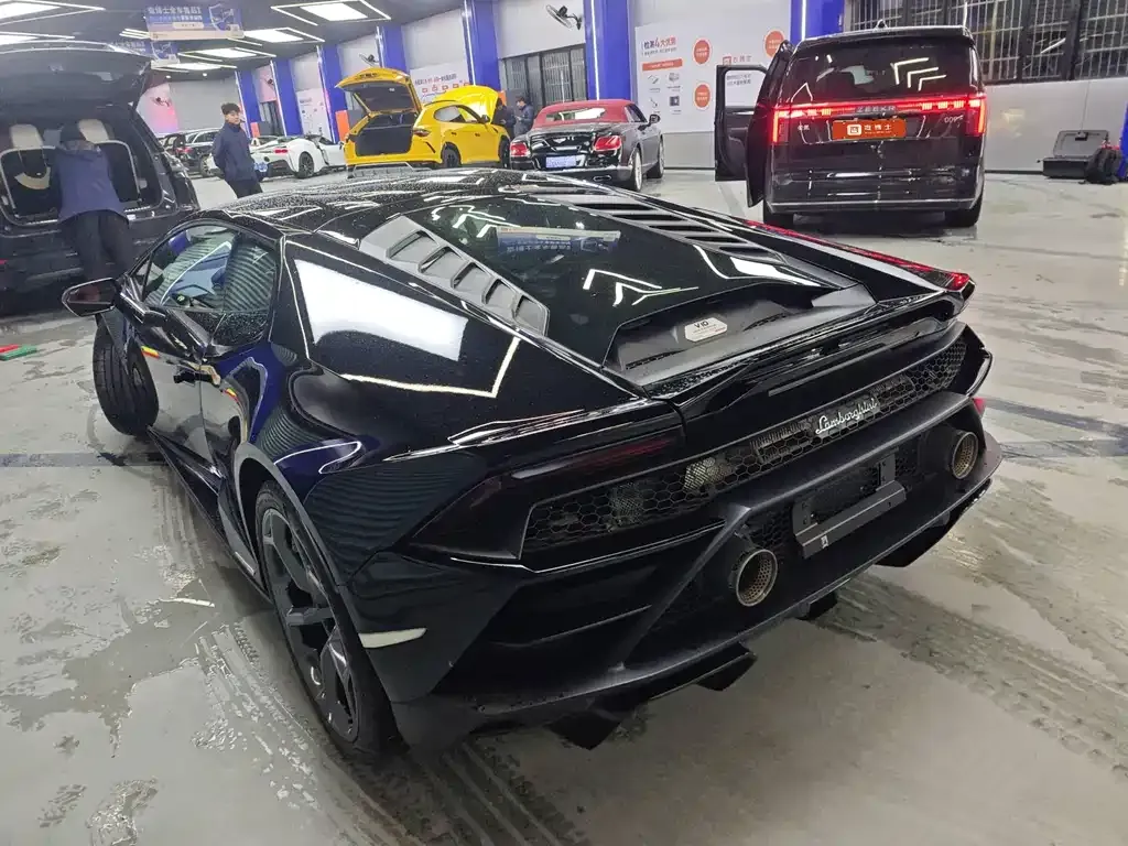 Lamborghini Huracan — фото 10