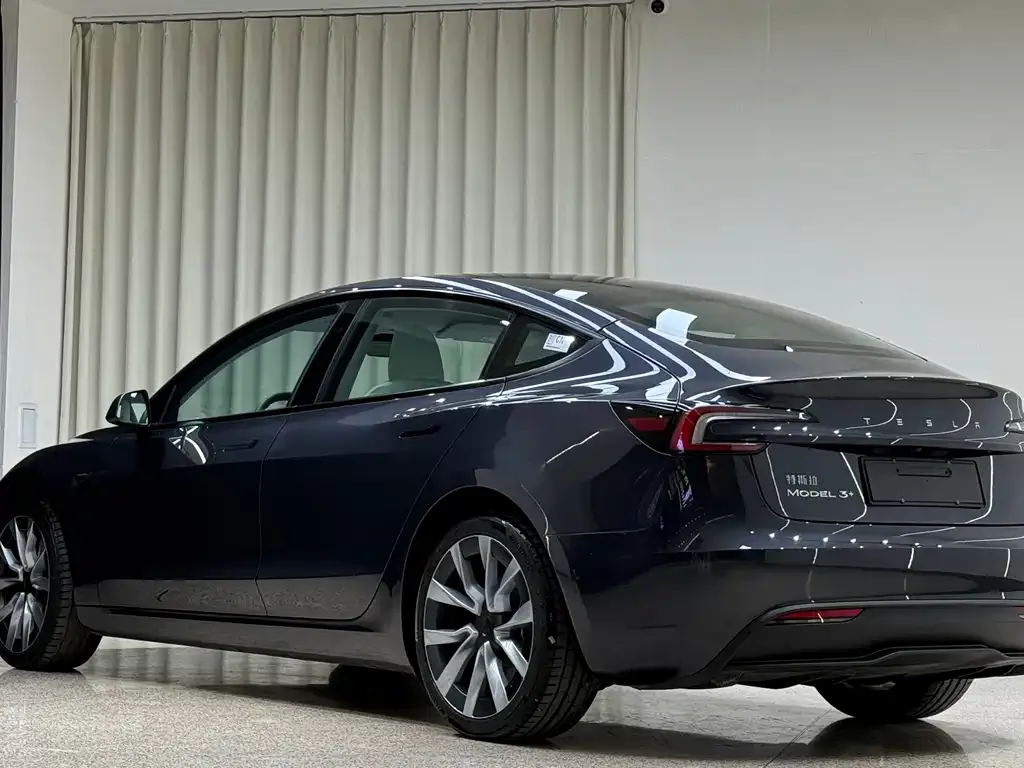 Tesla Model 3 — фото 7