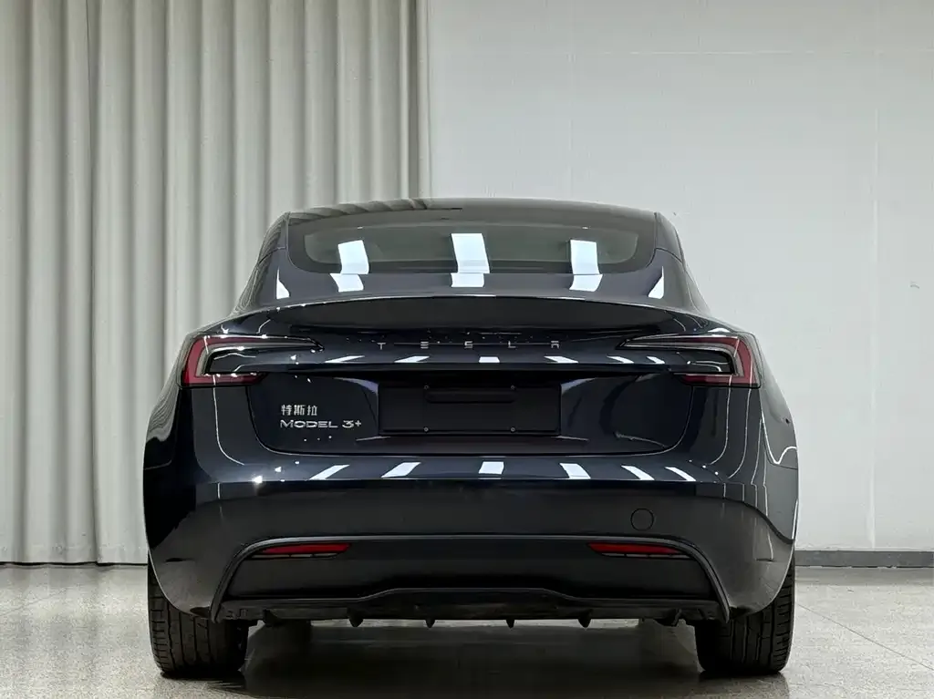 Tesla Model 3 — фото 9