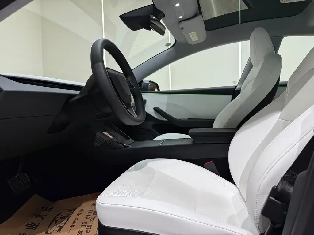 Tesla Model 3 — фото 8