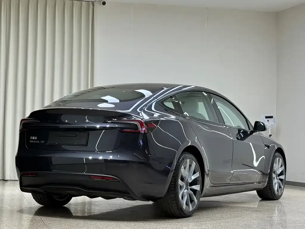 Tesla Model 3 — фото 3
