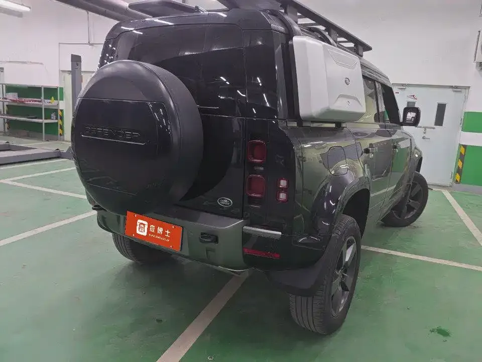 Land Rover Defender — фото 7