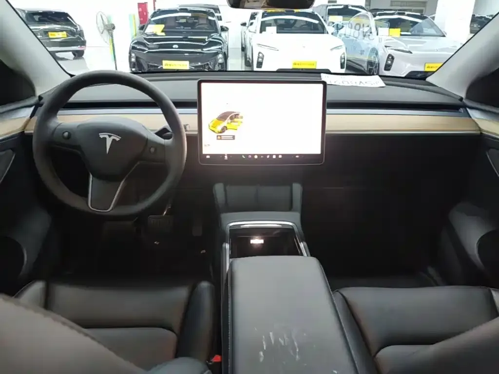 Tesla Model Y — фото 2