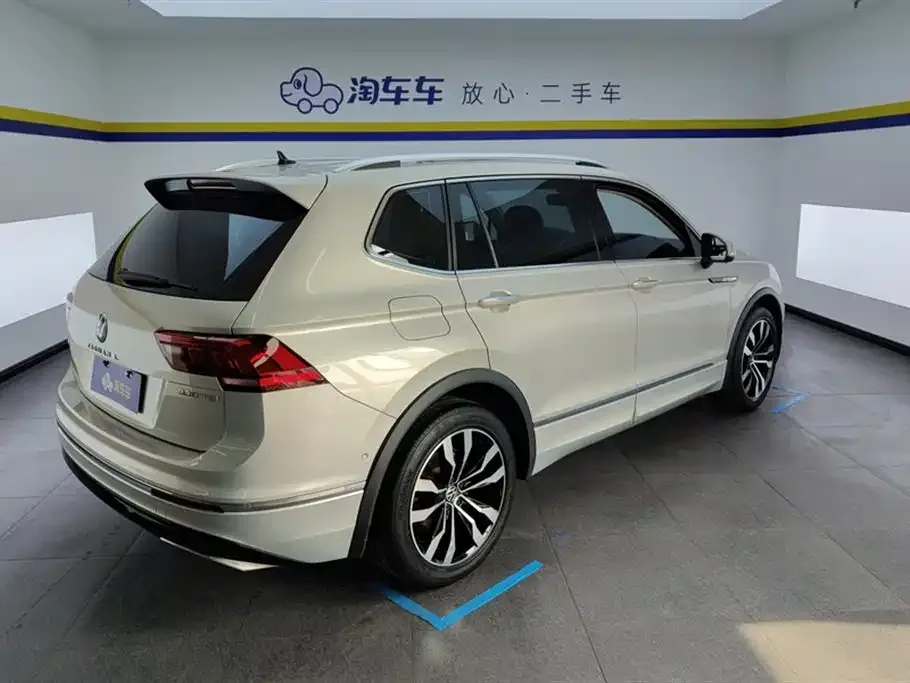 Volkswagen Tiguan L — фото 7