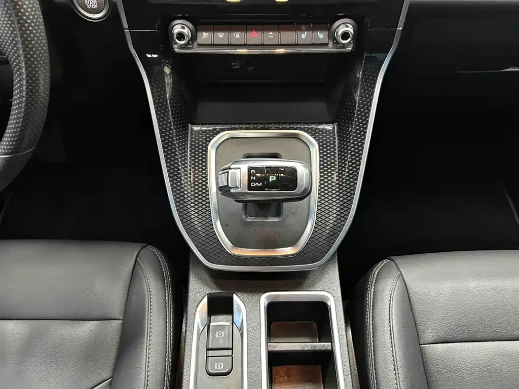 Haval M6 — фото 8