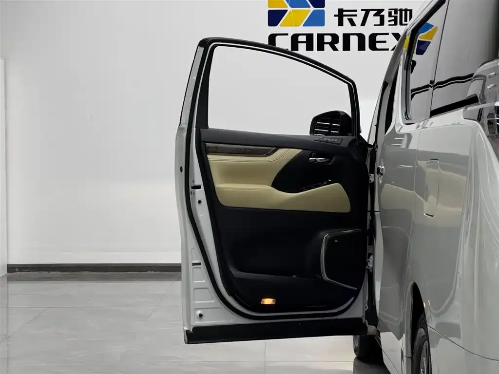 Toyota Vellfire 2022 из CN, фото 2