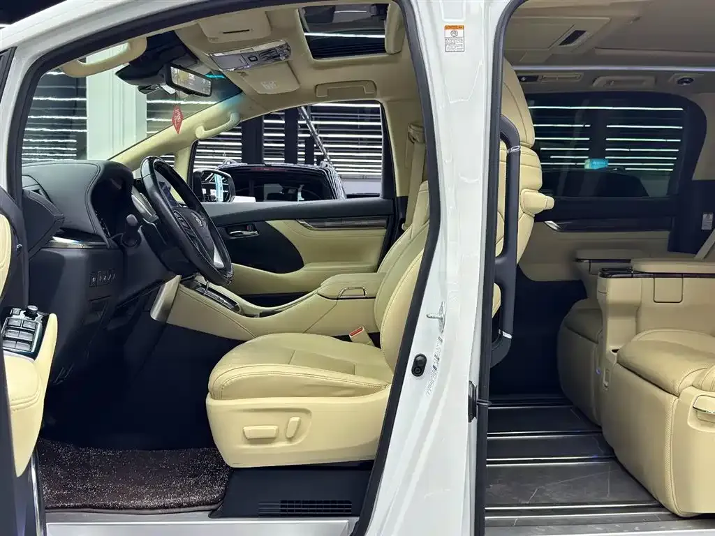 Toyota Vellfire 2022 из CN, фото 10