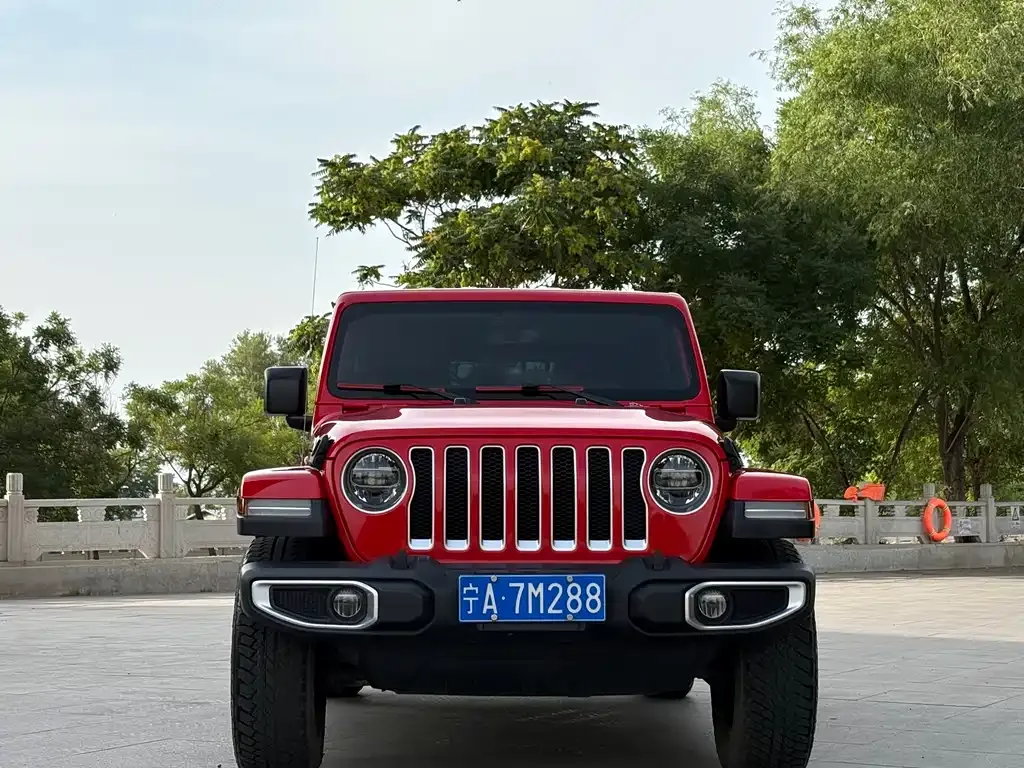Jeep Wrangler — фото 8