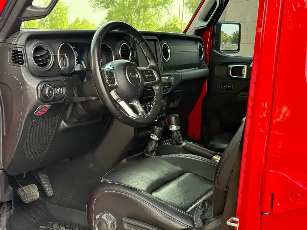 Jeep Wrangler — фото 3