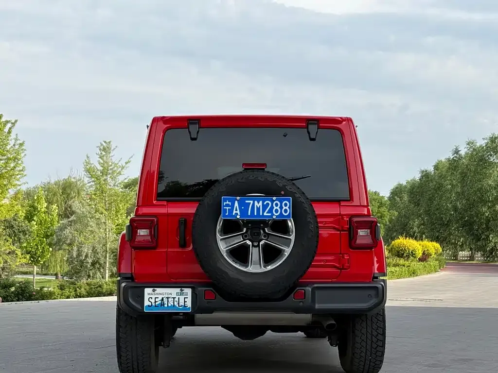 Jeep Wrangler — фото 9