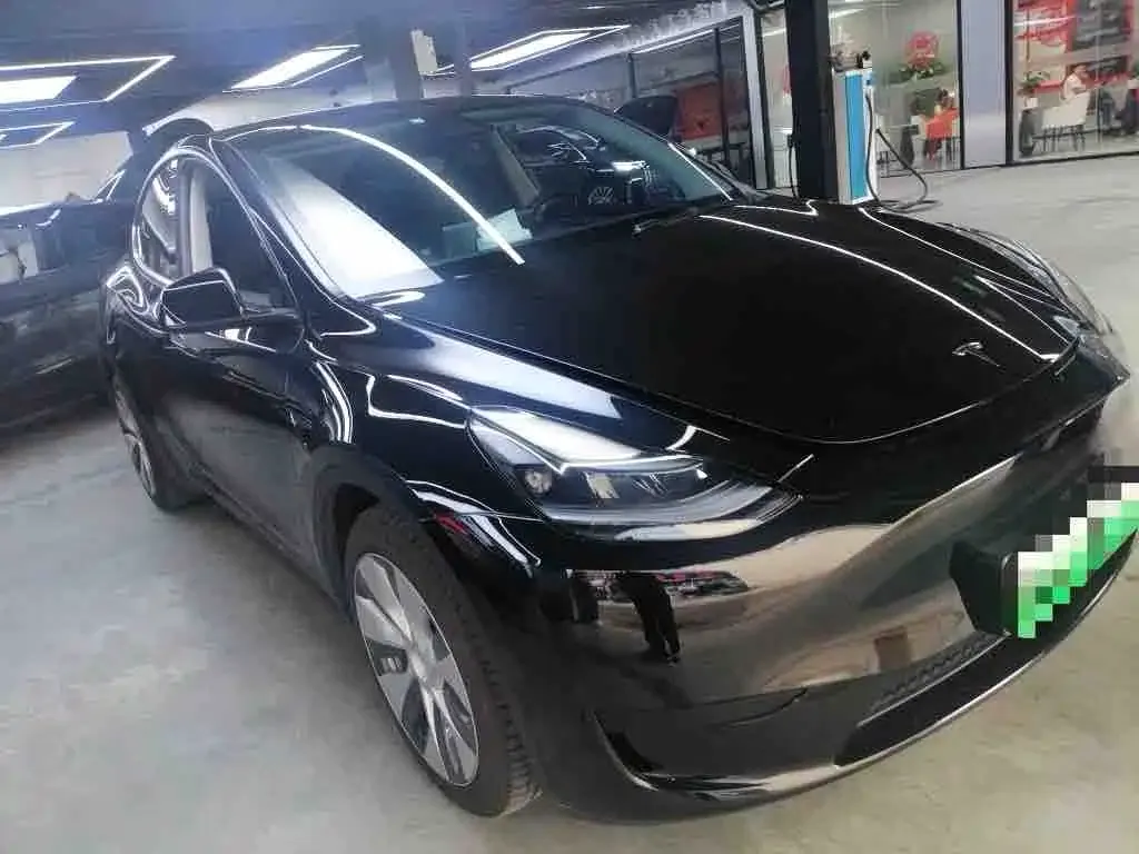 Tesla Model Y — фото 2
