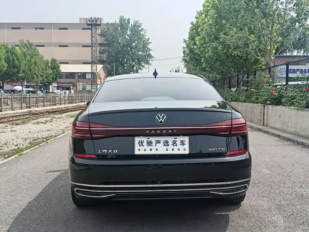 Volkswagen Passat — фото 10
