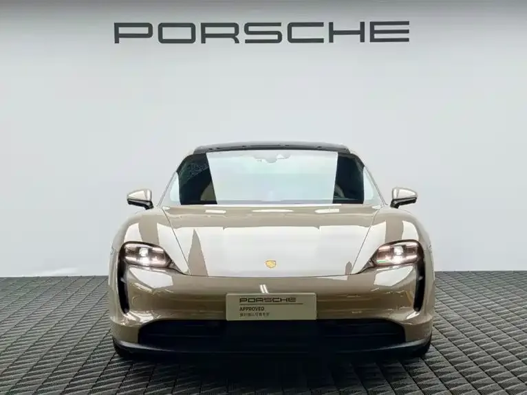 Porsche Taycan — фото 9