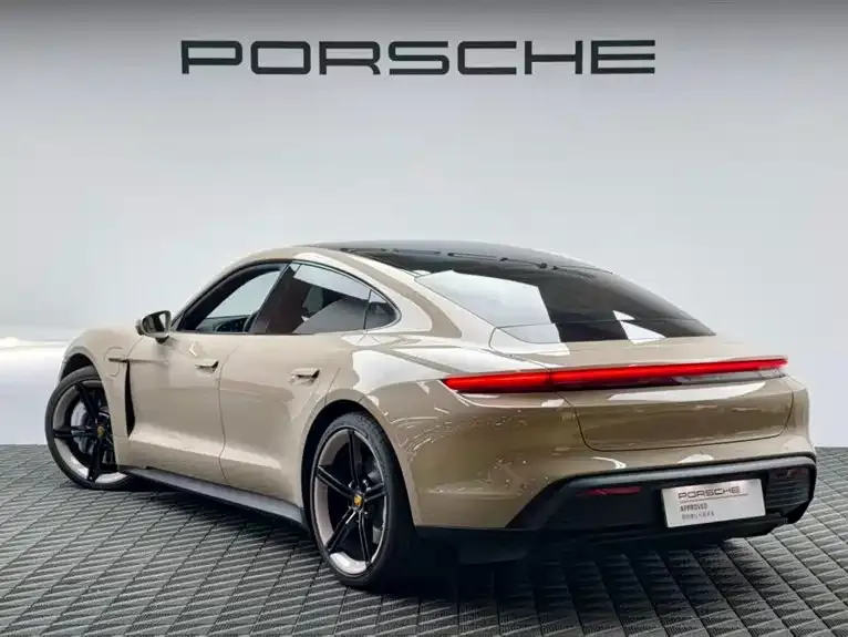 Porsche Taycan — фото 8