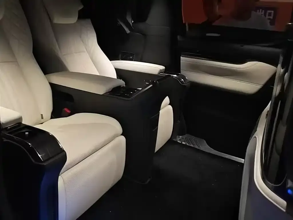 Lexus LM 2021 из CN, фото 3