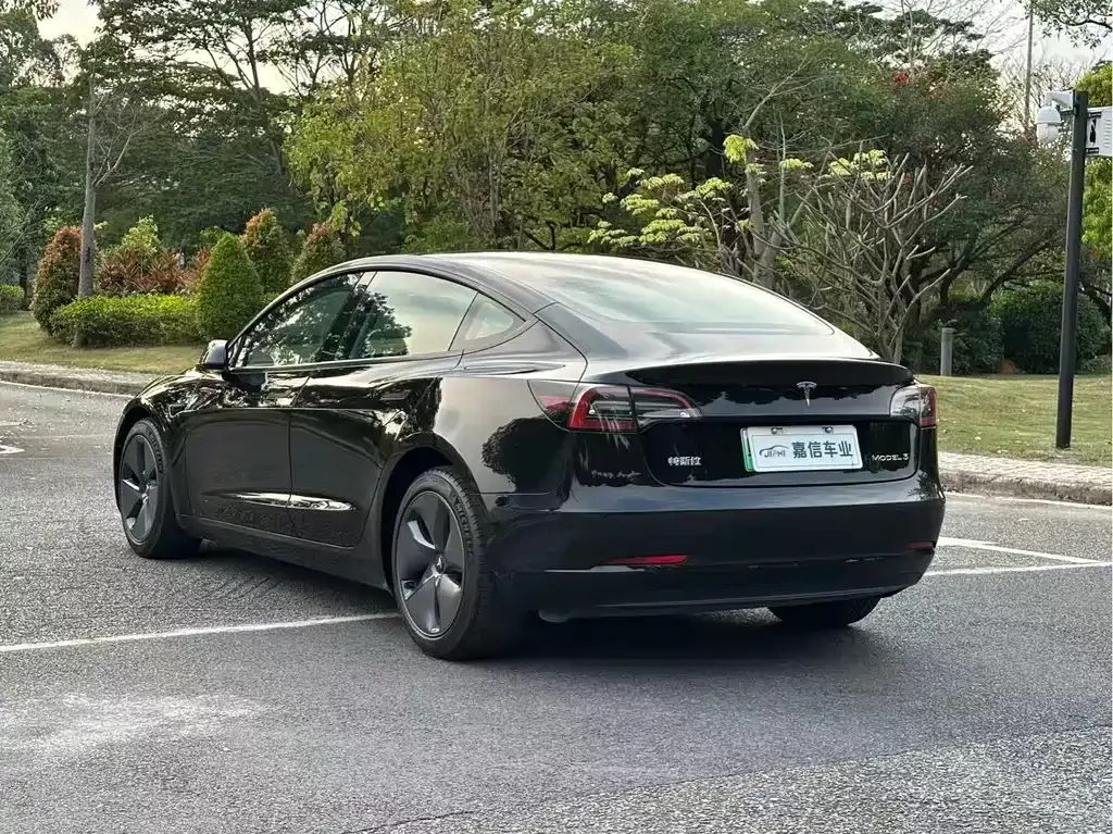 Tesla Model 3 — фото 7