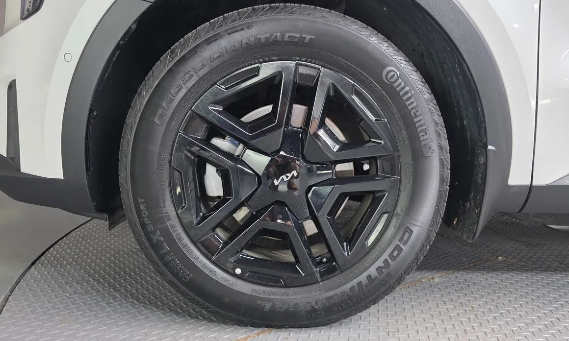 Kia Sorento — фото 7