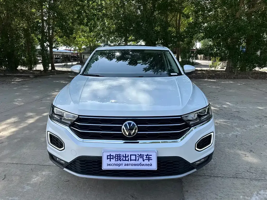 Volkswagen T-Roc — фото 9