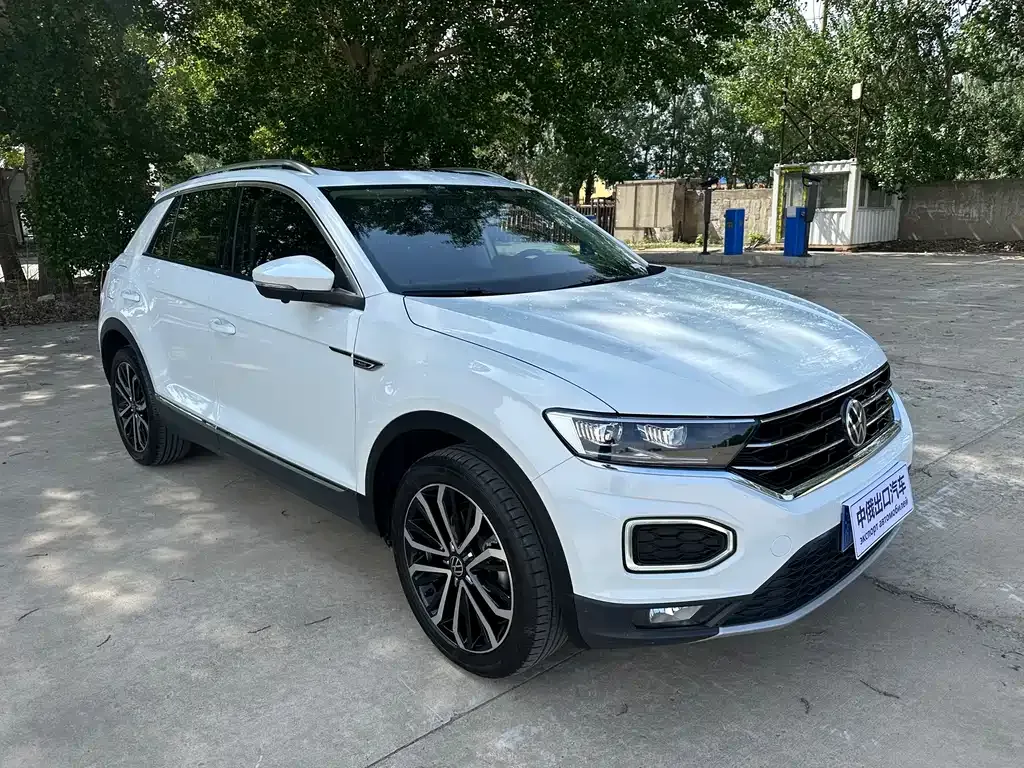Volkswagen T-Roc — фото 10