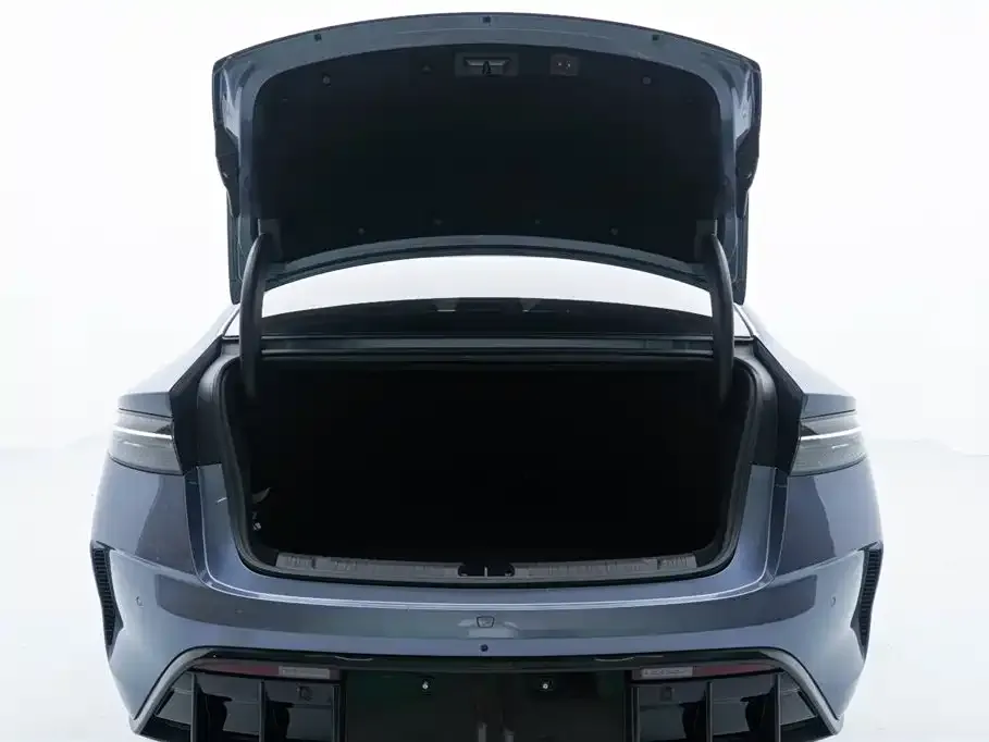 BYD Seal — фото 10