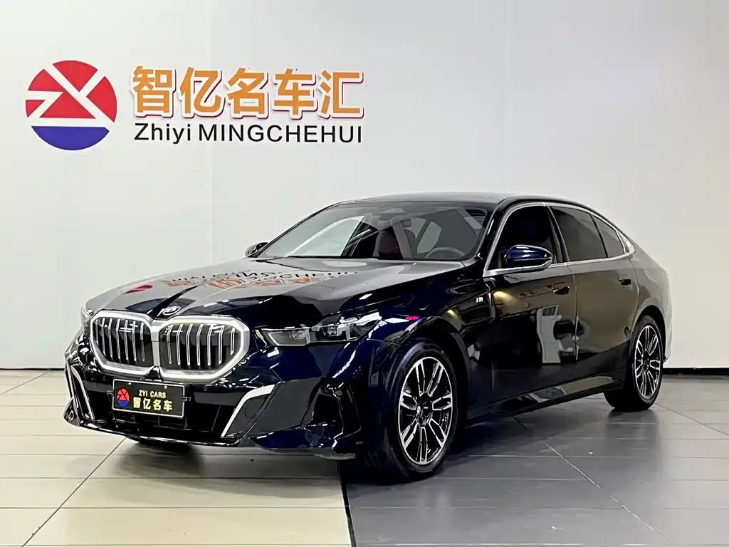 BMW 5 Series — фото 1
