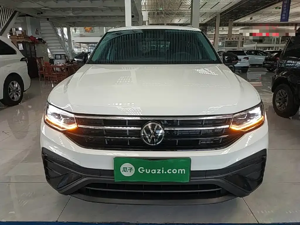 Volkswagen Tiguan L — фото 5