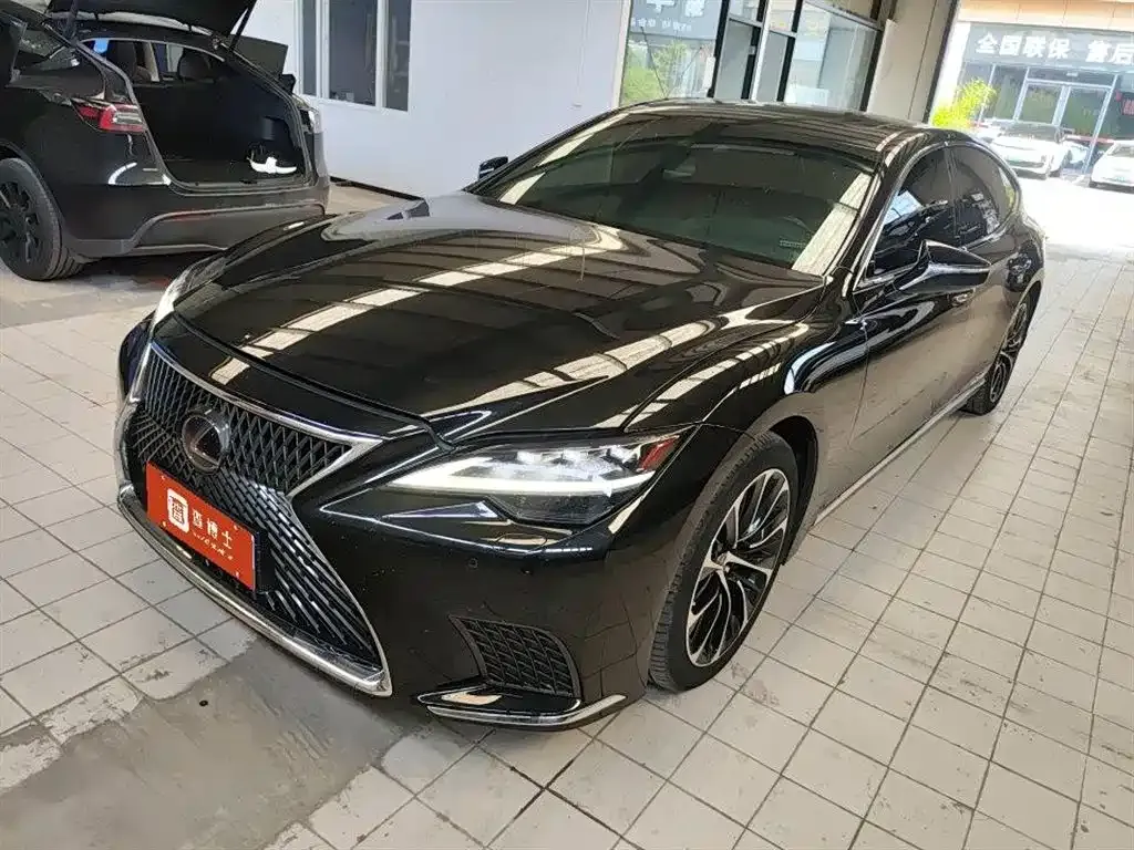 Lexus LS