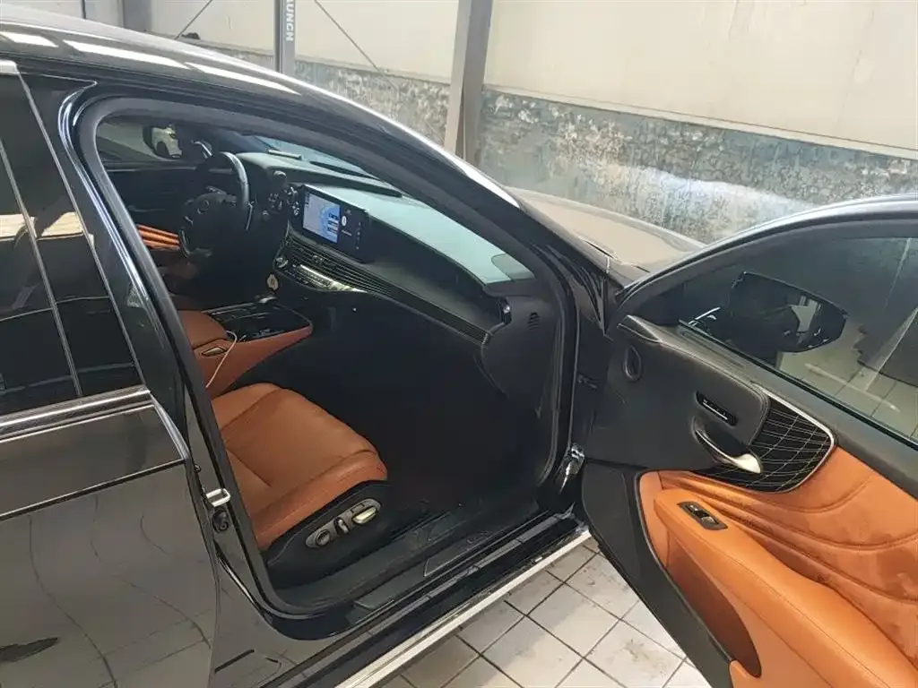 Lexus LS 2021 из CN, фото 10