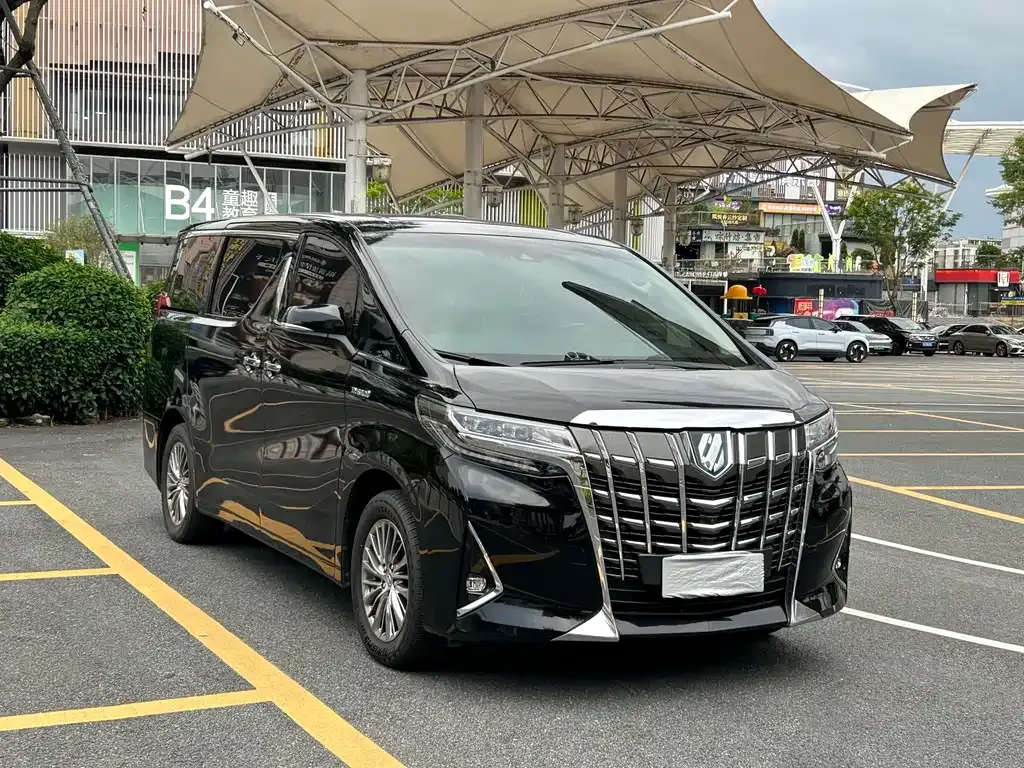 Toyota Alphard — фото 4