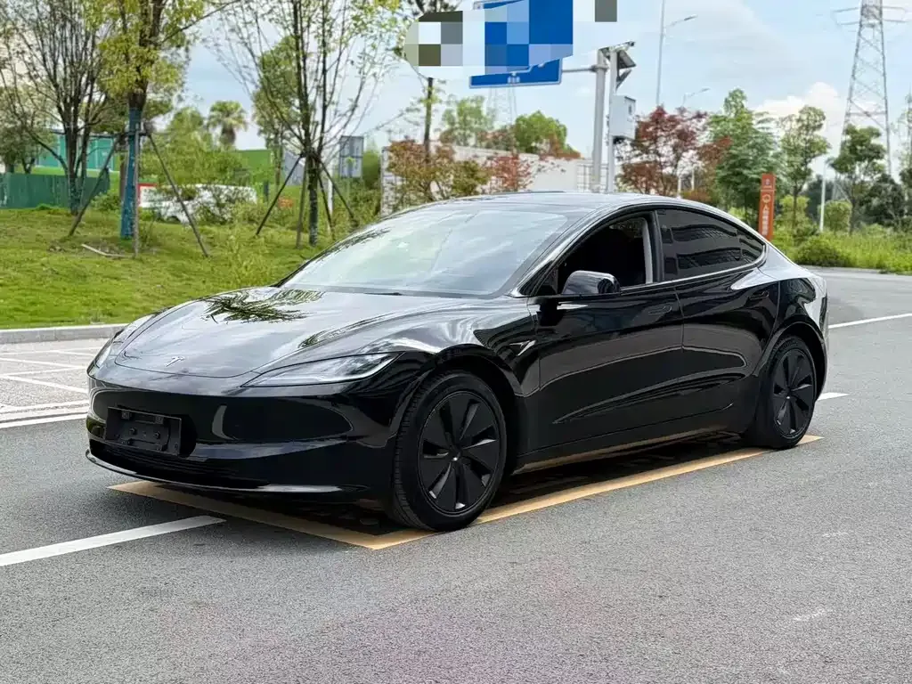 Tesla Model 3 — фото 1