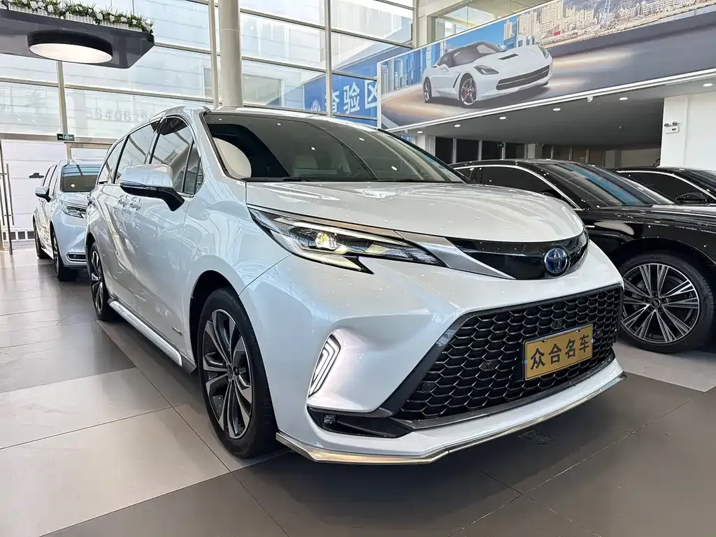 Toyota Granvia — фото 6