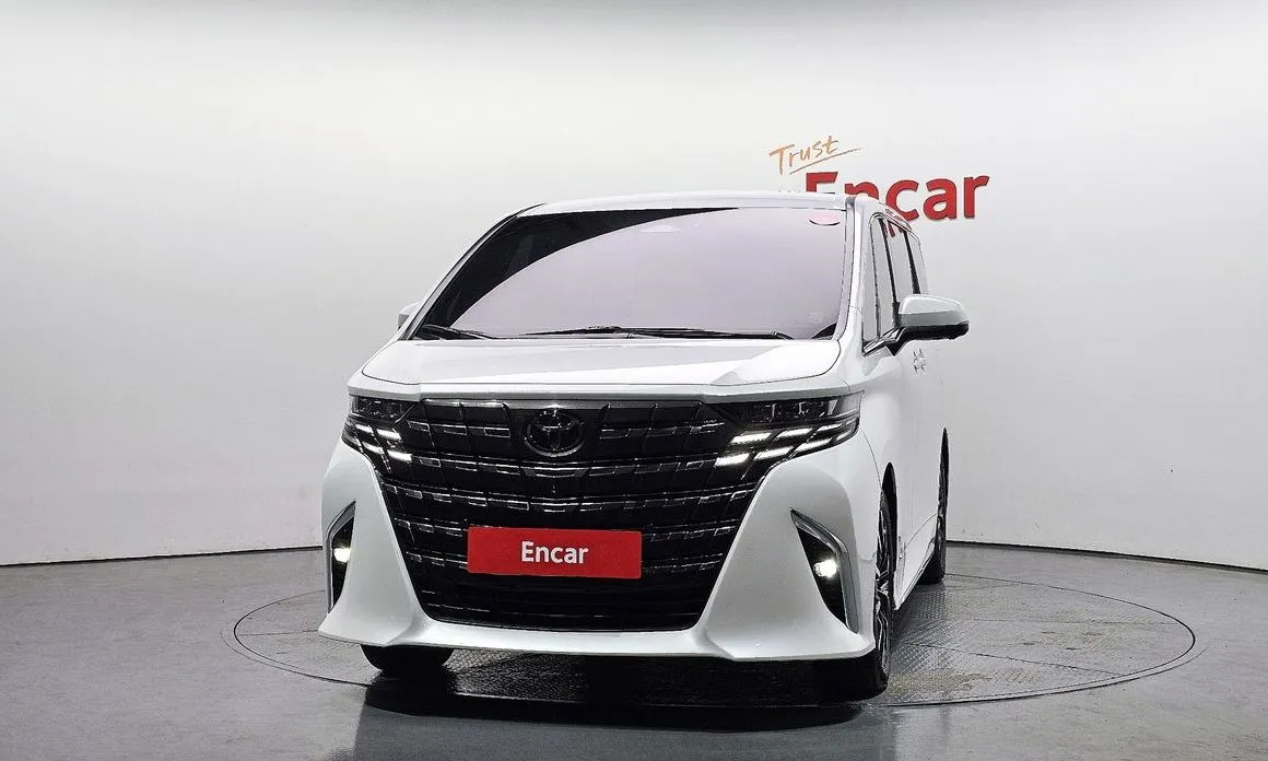 Toyota Alphard — фото 8