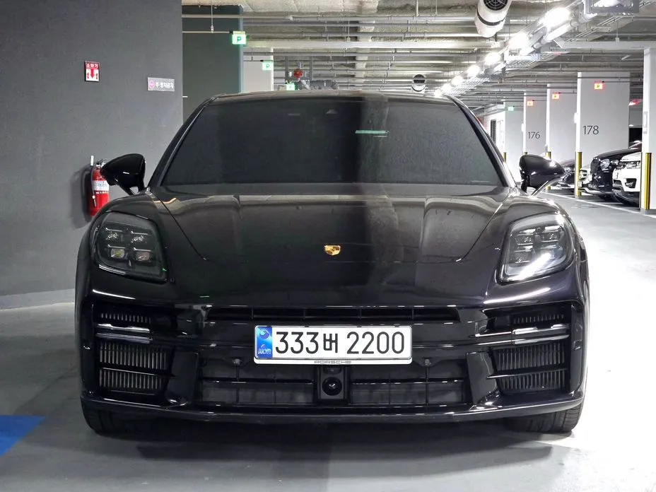 Porsche Panamera 2025 из KR, фото 2