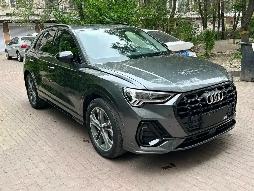 Audi Q3 — фото 10
