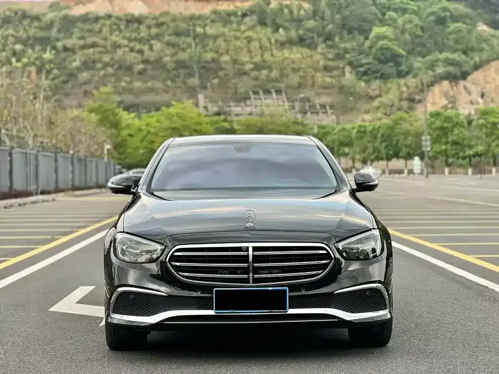 Mercedes-Benz E-Class — фото 4