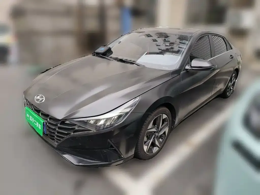 Hyundai Elantra — фото 1