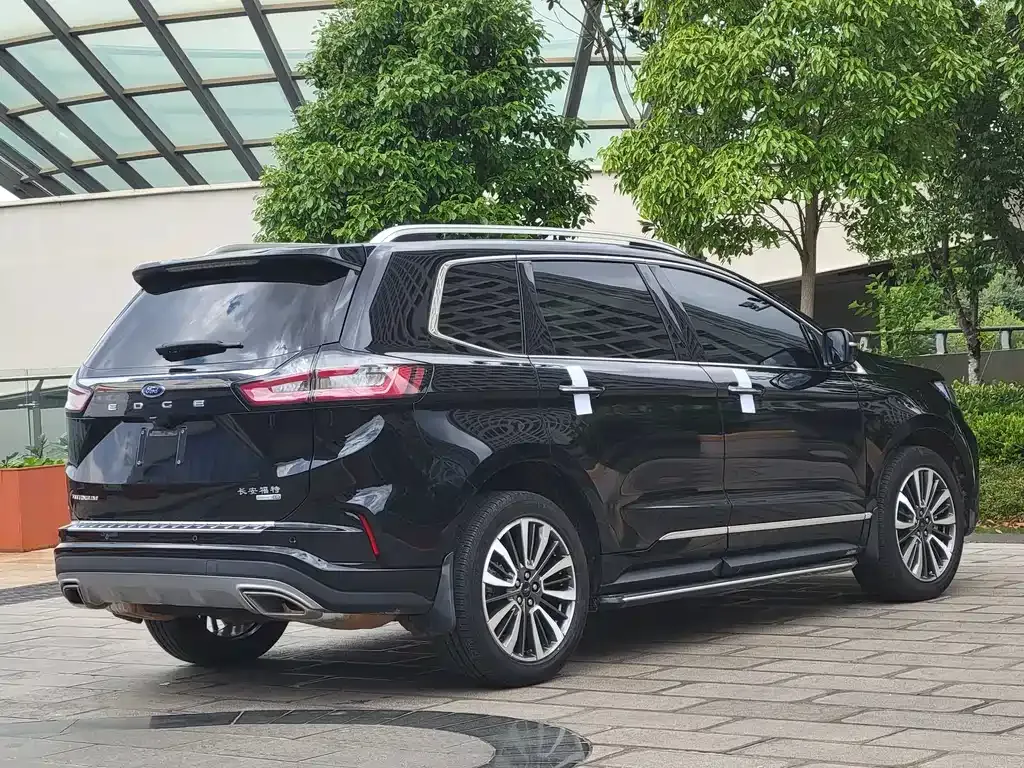 Ford Edge — фото 9