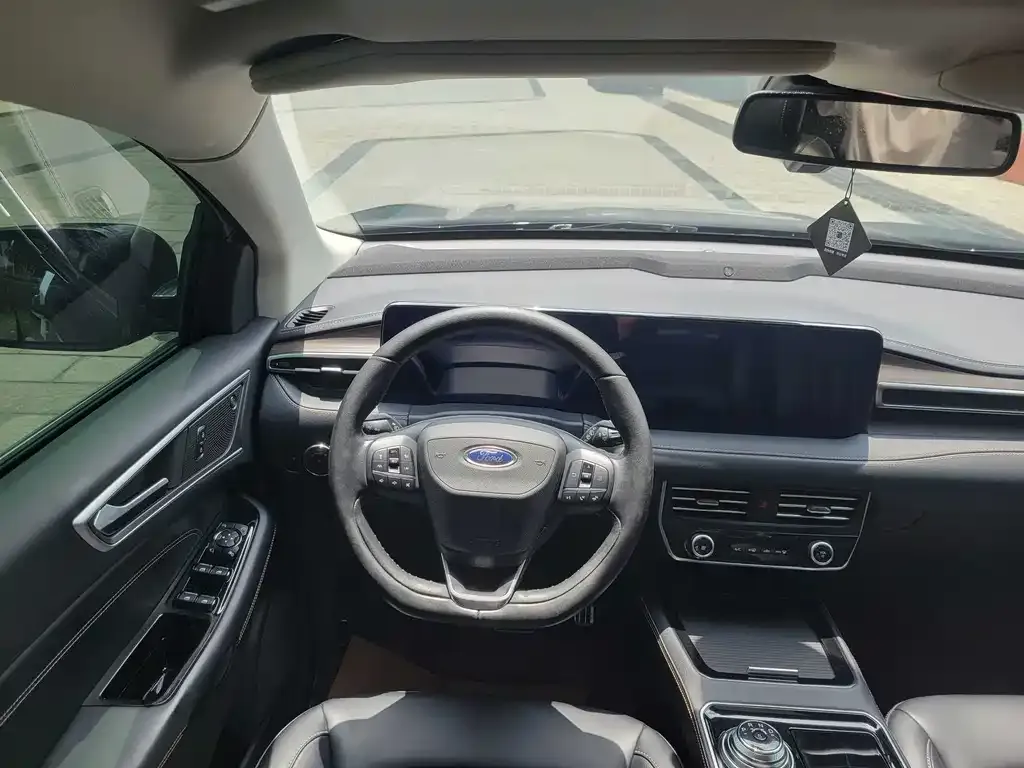 Ford Edge — фото 8