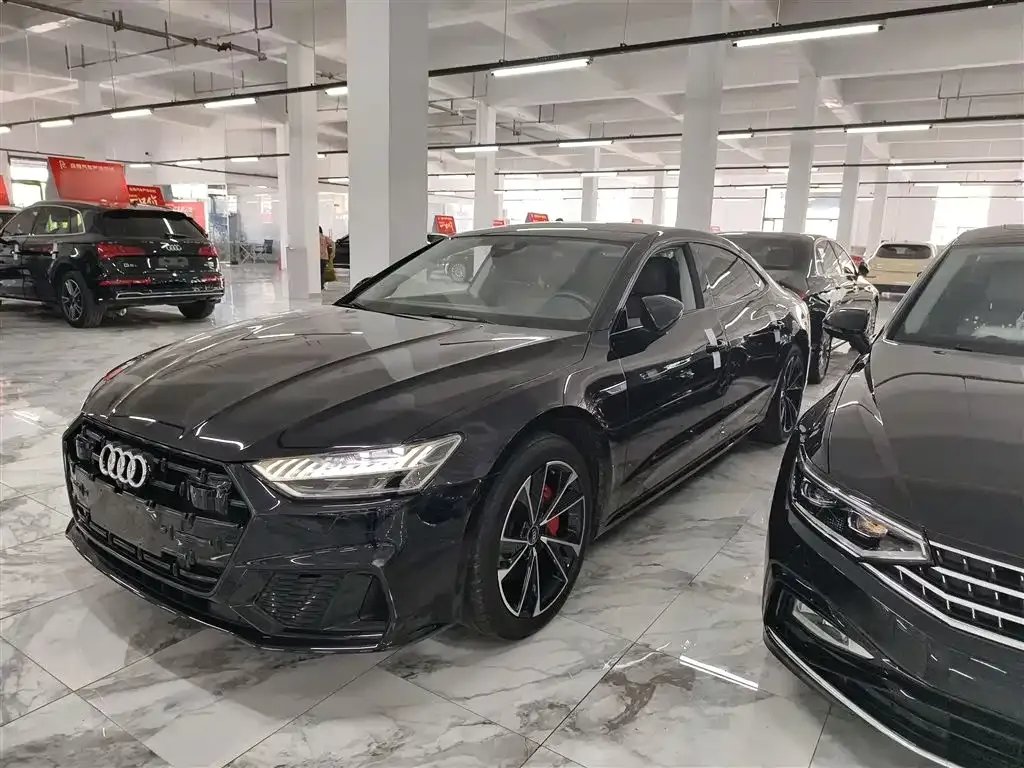 Audi A7L — фото 1