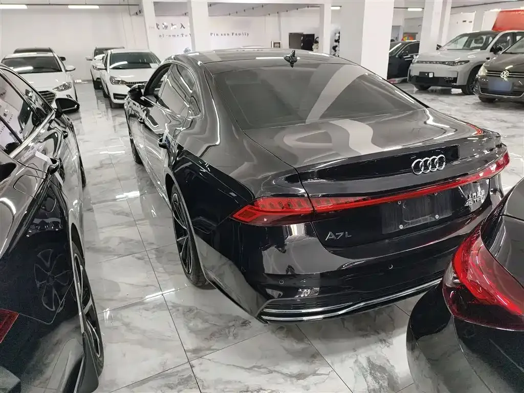 Audi A7L — фото 10