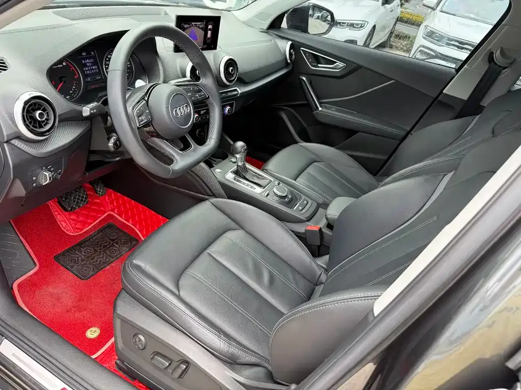 Audi Q2L — фото 3