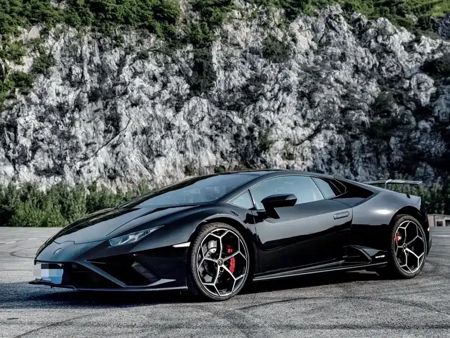 Lamborghini Huracan — фото 1