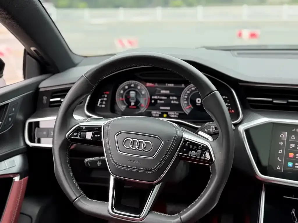 Audi A7L — фото 8