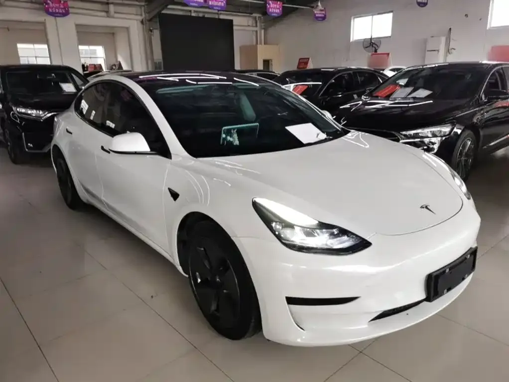 Tesla Model 3 — фото 10