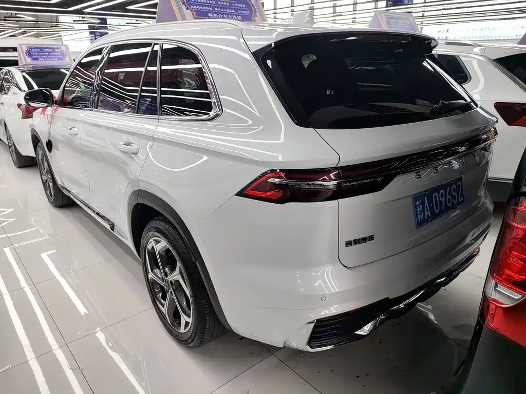 Geely Xingyue L — фото 8