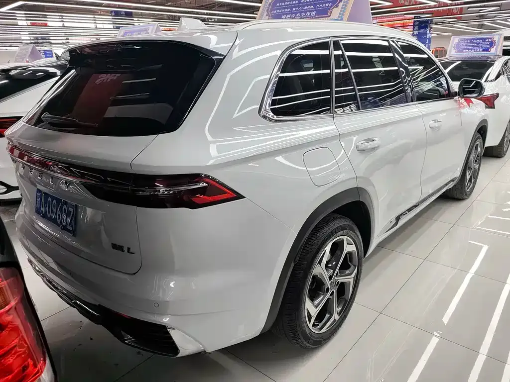 Geely Xingyue L — фото 10