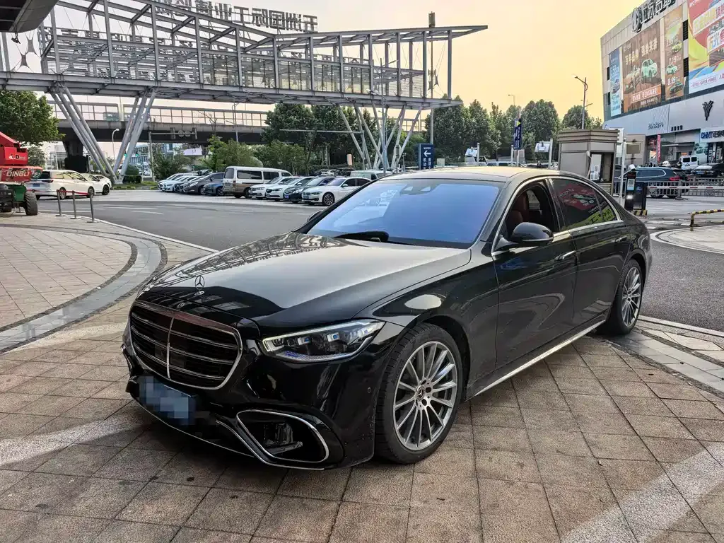 Mercedes-Benz S-Class — фото 1