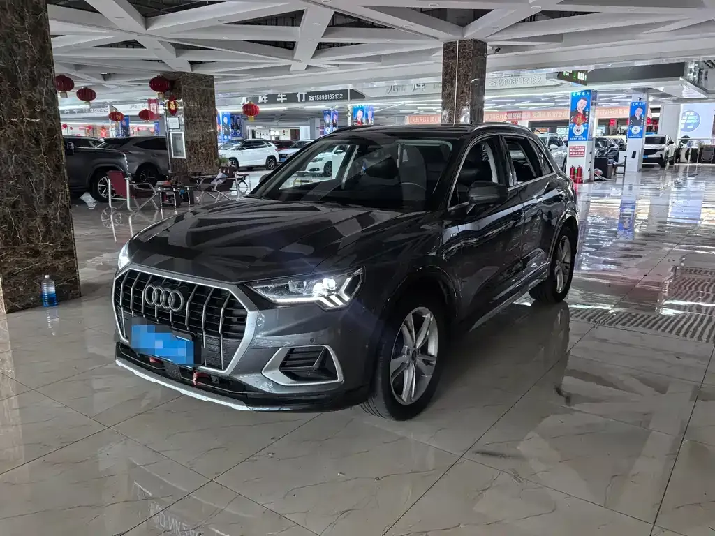 Audi Q3 — фото 1