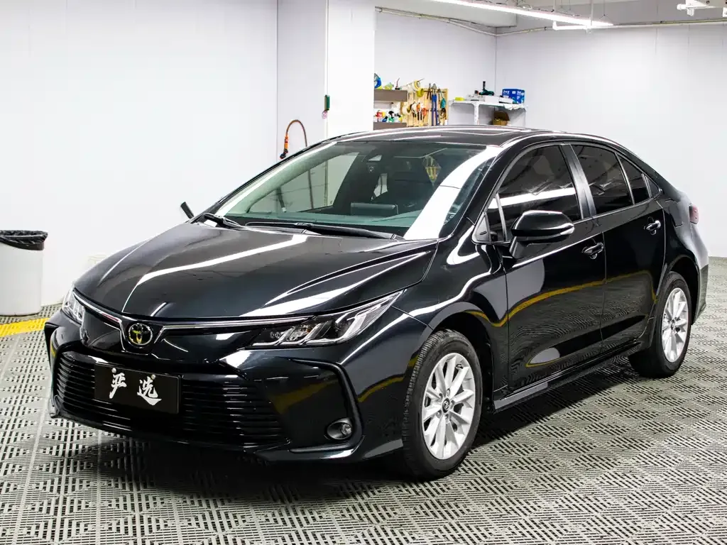 Toyota Corolla — фото 1